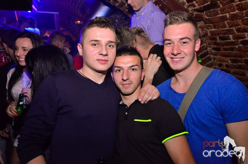 DJ Szatmári & Jucus în Club Escape,
