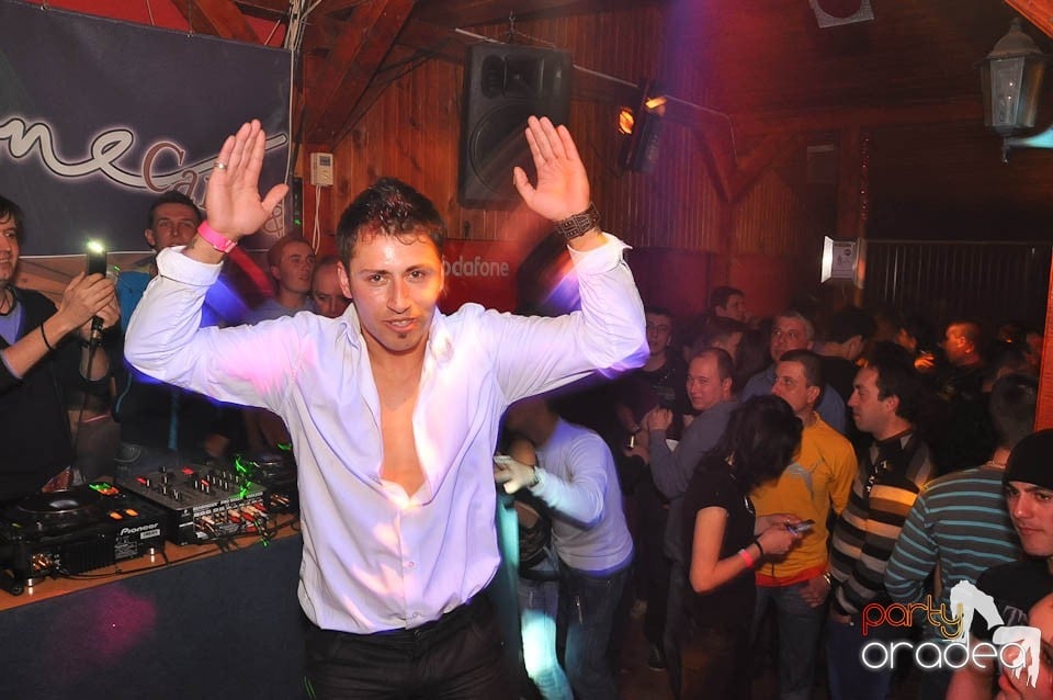 DJ Szatmári & Jucus în Disco Faház,