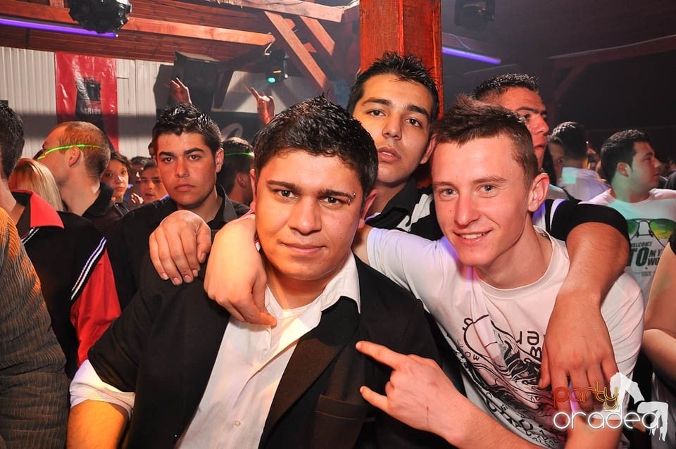 DJ Szatmári & Jucus în Disco Faház,