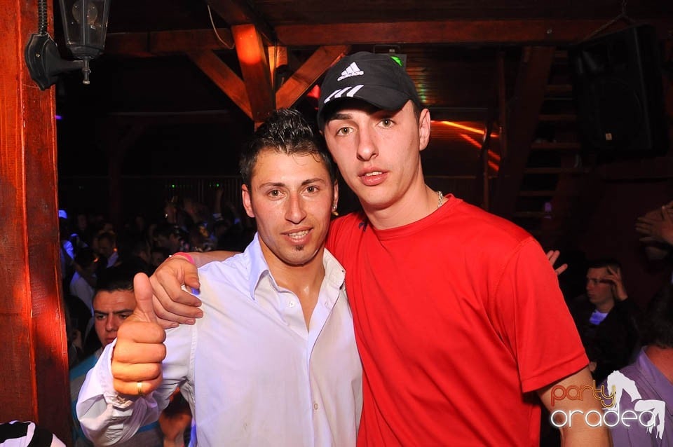 DJ Szatmári & Jucus în Disco Faház,