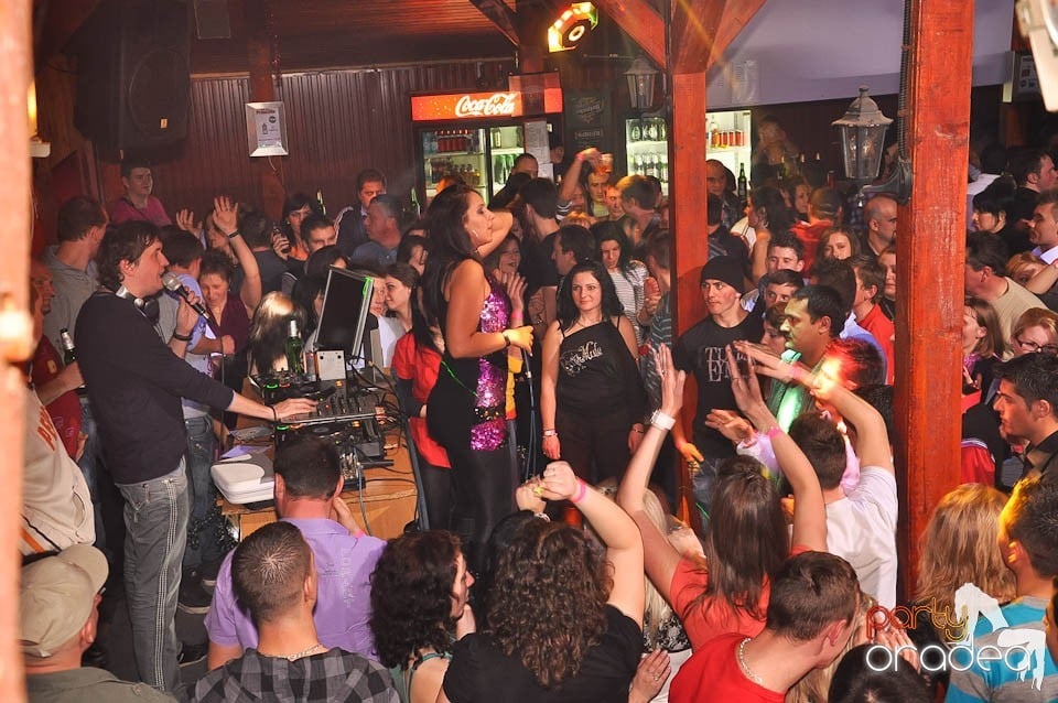 DJ Szatmári & Jucus în Disco Faház,