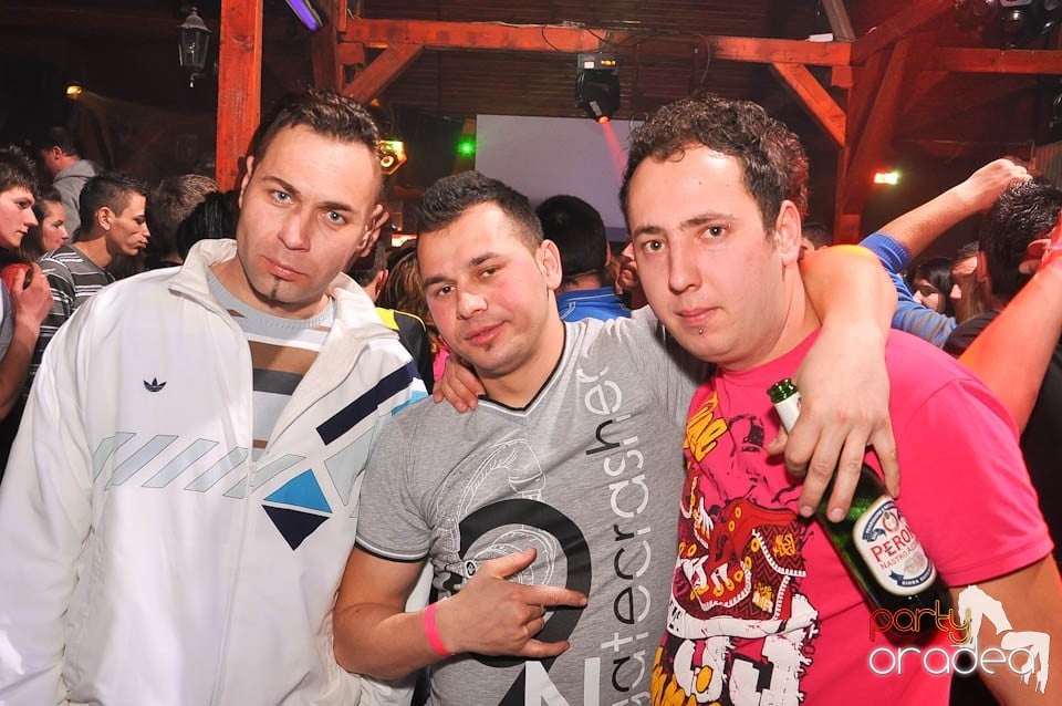 DJ Szatmári & Jucus în Disco Faház,