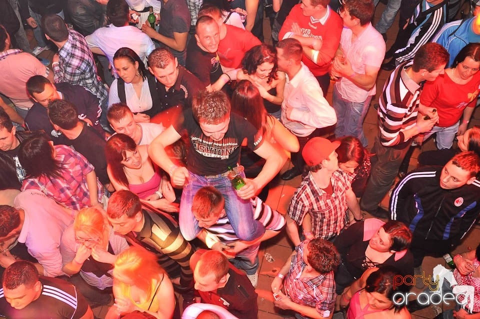 DJ Szatmári & Jucus în Disco Faház,