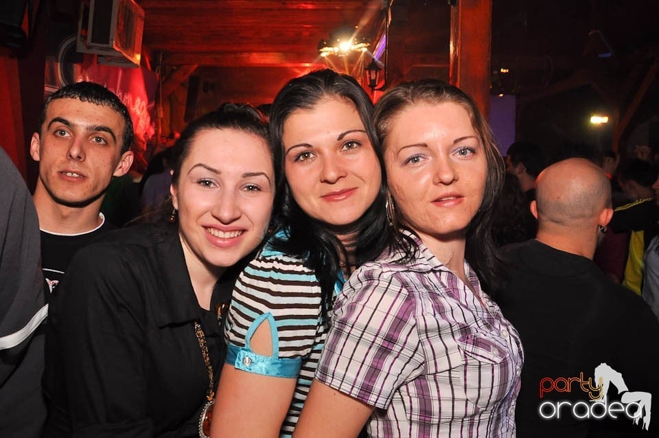 DJ Szatmári & Jucus în Disco Faház,