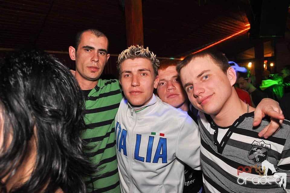 DJ Szatmári & Jucus în Disco Faház,