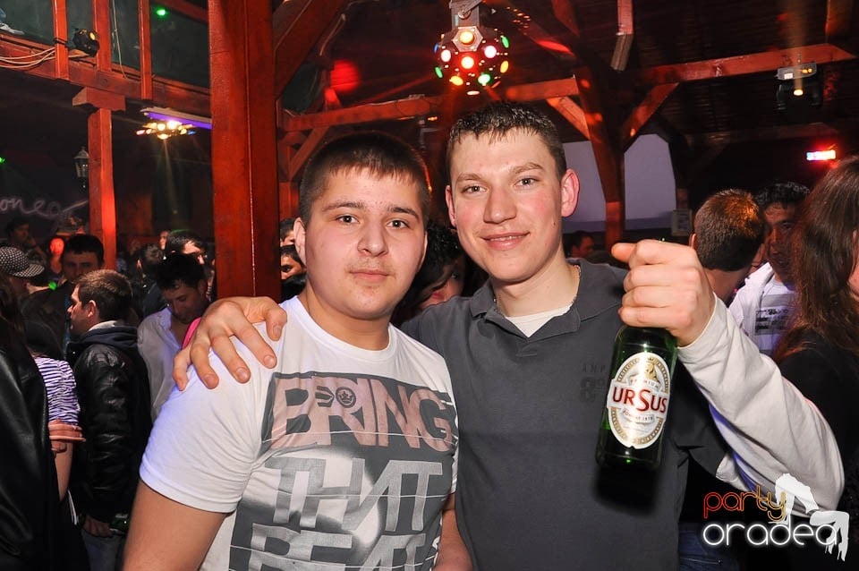 DJ Szatmári & Jucus în Disco Faház,