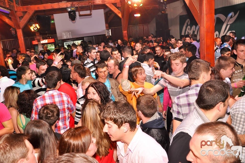 DJ Szatmári & Jucus în Disco Faház,