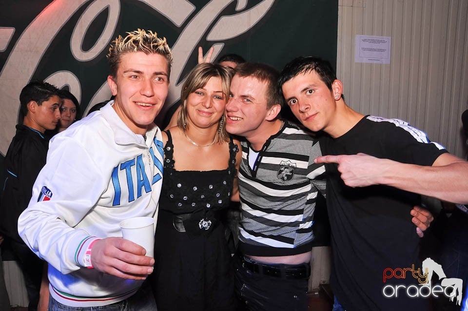 DJ Szatmári & Jucus în Disco Faház,