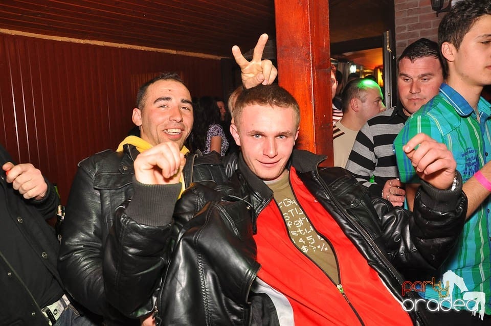 DJ Szatmári & Jucus în Disco Faház,