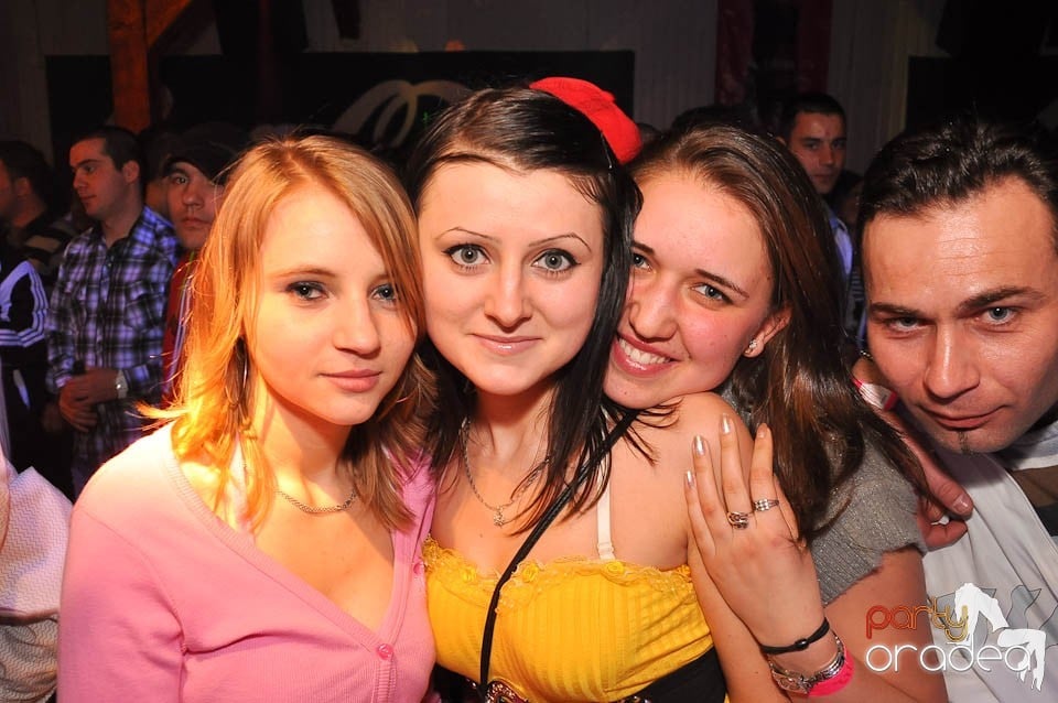 DJ Szatmári & Jucus în Disco Faház,