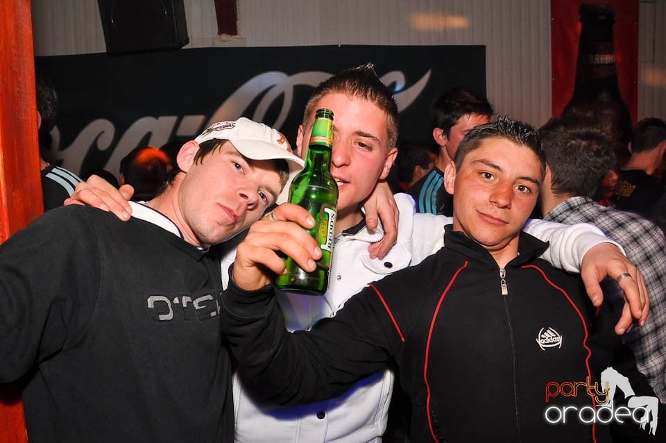 DJ Szatmári & Jucus în Disco Faház,