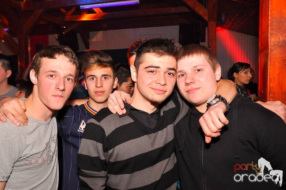 DJ Szatmári & Jucus în Disco Faház,