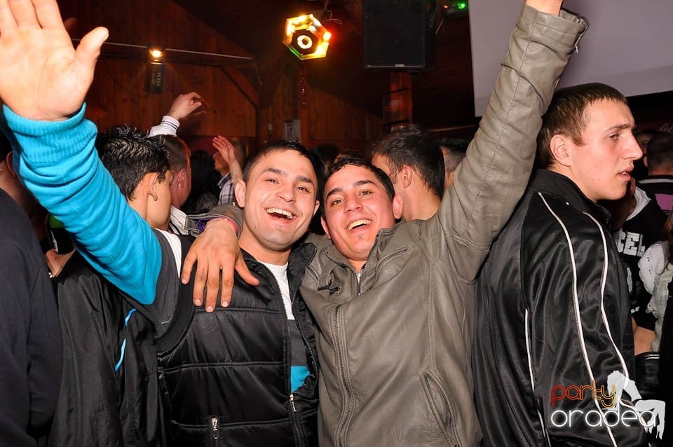 DJ Szatmári & Jucus în Disco Faház,