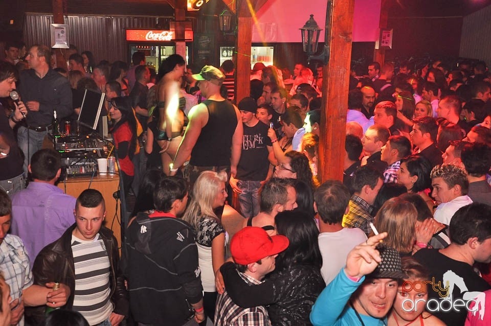 DJ Szatmári & Jucus în Disco Faház,