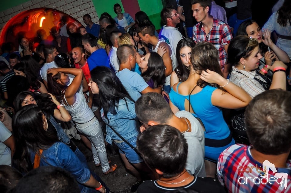 Dj Szatmari & Jucus, Royal Party House