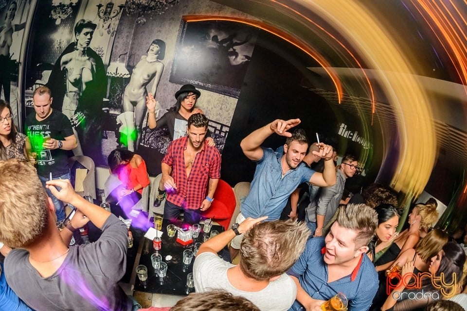 Dj Zoom, The Lounge