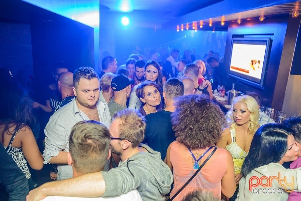 Dj Zoom, The Lounge