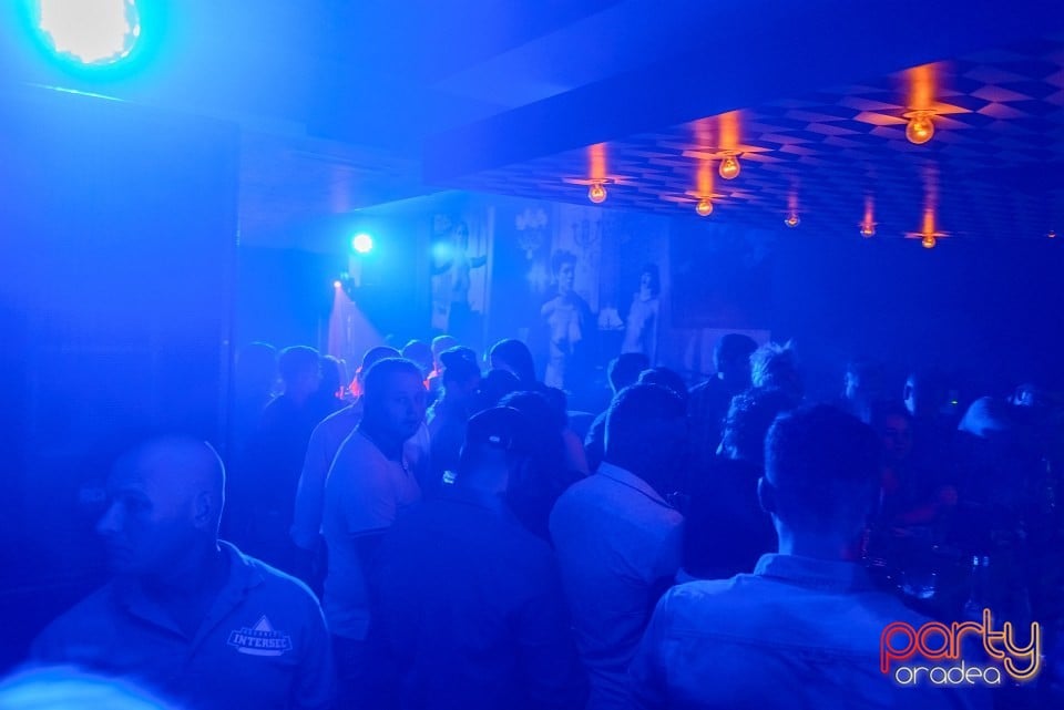 Dj Zoom, The Lounge