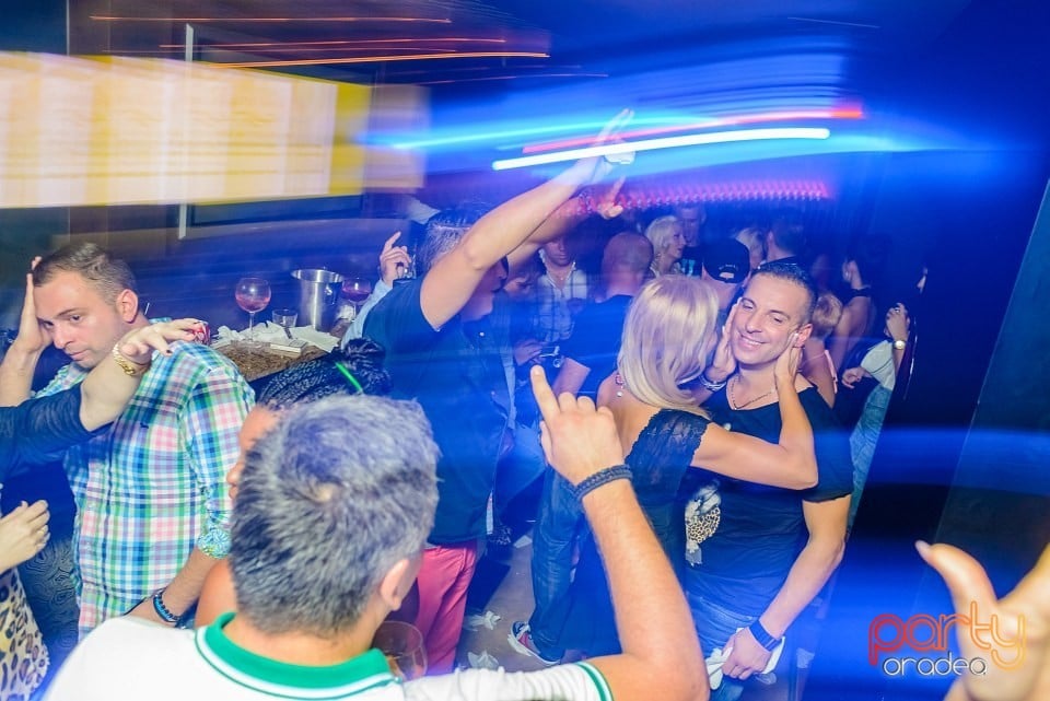 Dj Zoom, The Lounge