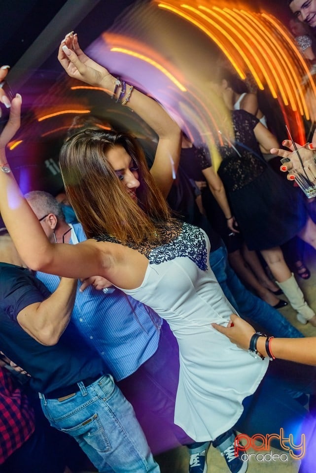 Dj Zoom, The Lounge