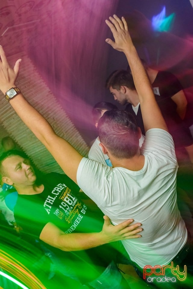 Dj Zoom, The Lounge
