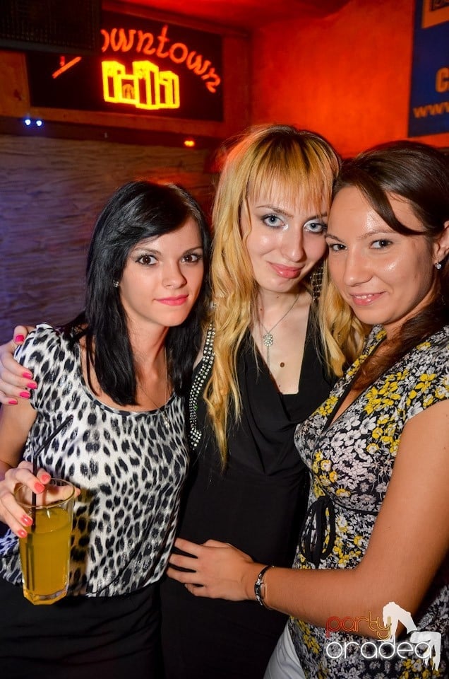 Downtown, sâmbătă noaptea, 