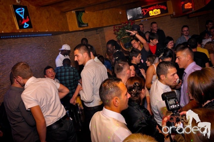 Downtown, sâmbătă noaptea, 