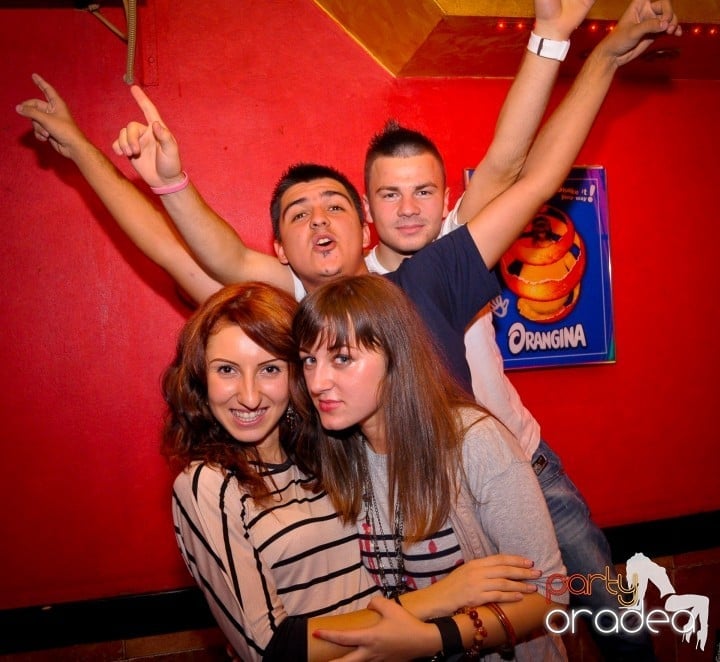 Downtown, sâmbătă noaptea, 