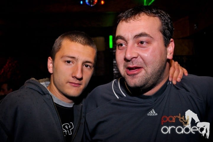 Downtown, sâmbătă noaptea, 