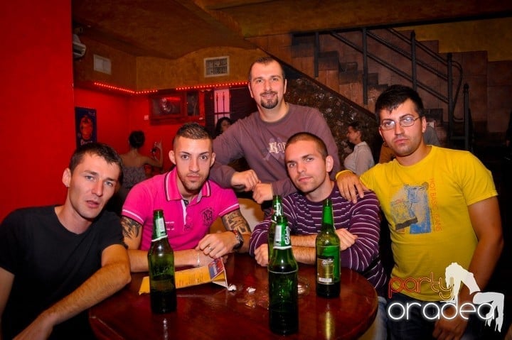 Downtown, sâmbătă noaptea, 