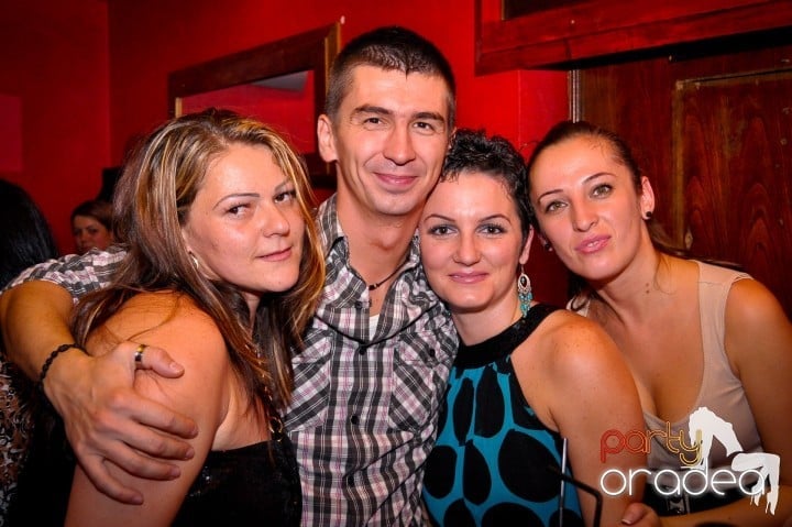 Downtown, sâmbătă noaptea, 