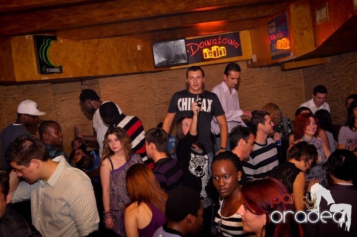 Downtown, sâmbătă noaptea, 