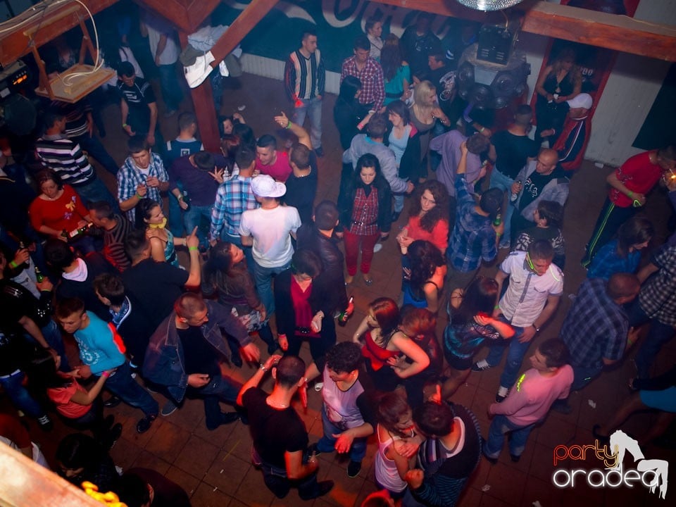 Easter Party în Disco Faház,