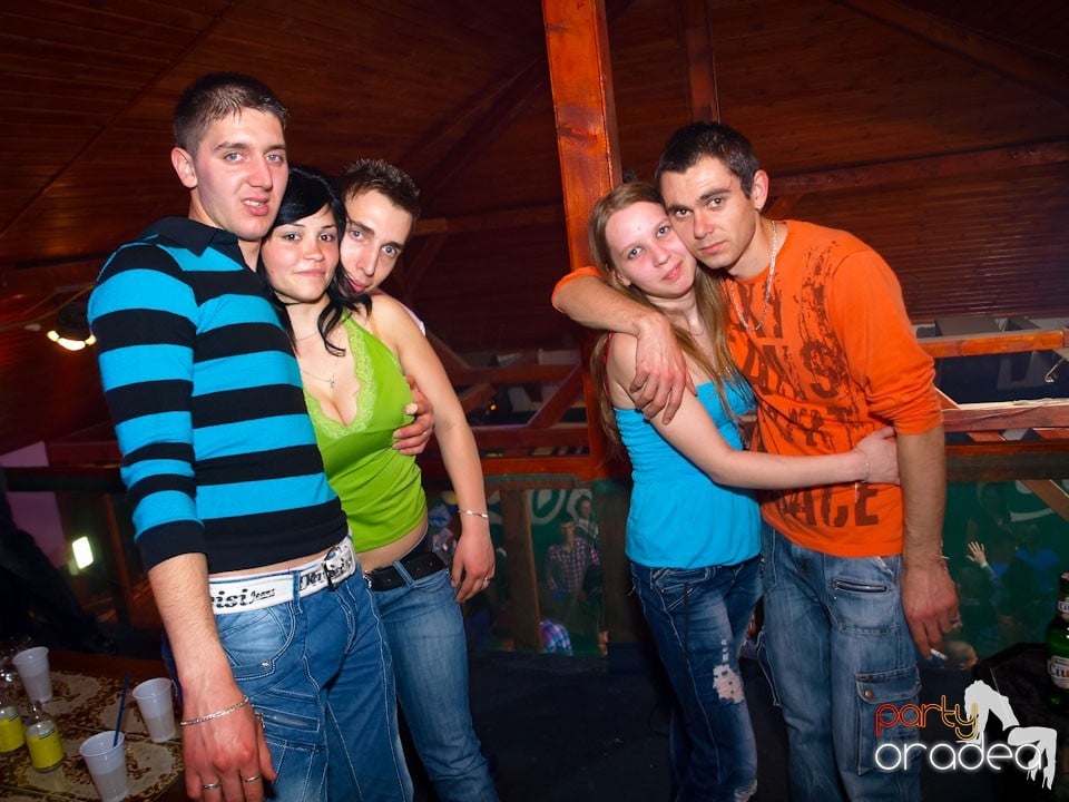 Easter Party în Disco Faház,
