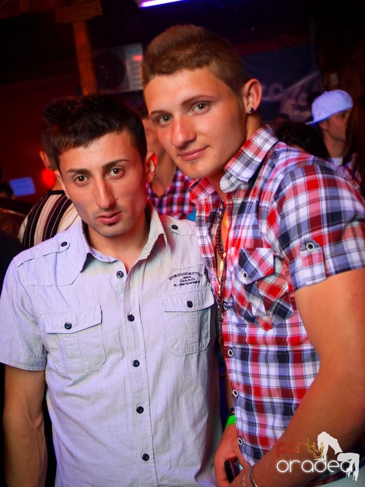 Easter Party în Disco Faház,