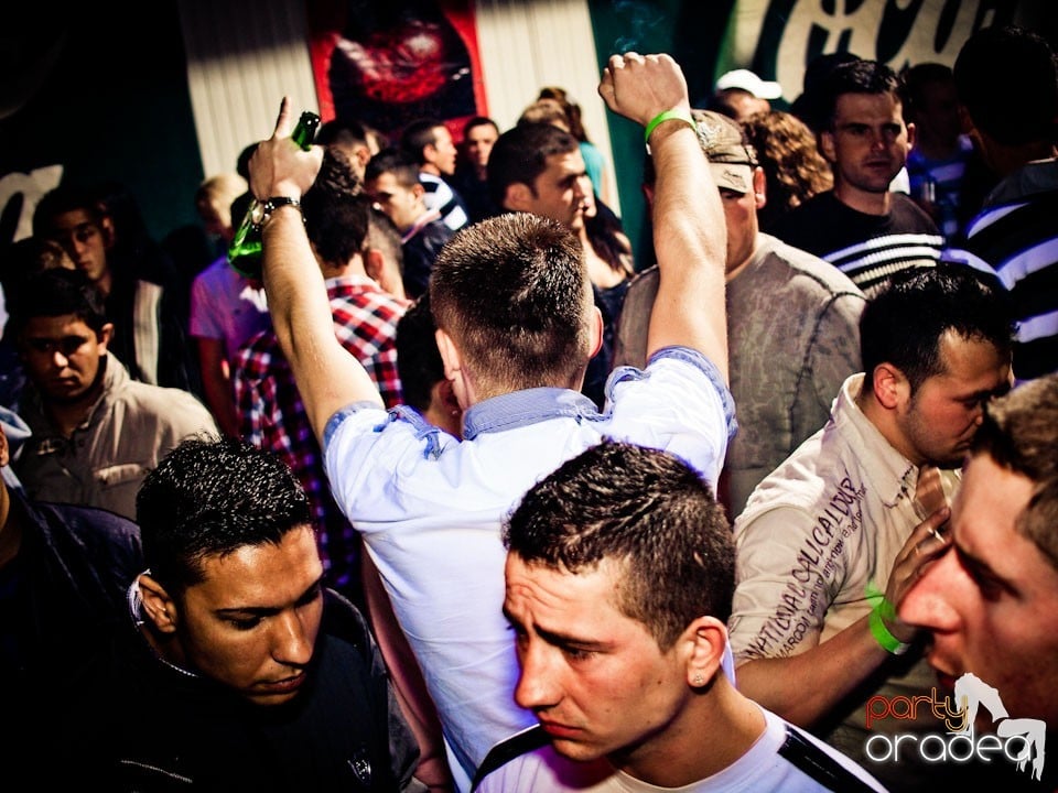 Easter Party în Disco Faház,