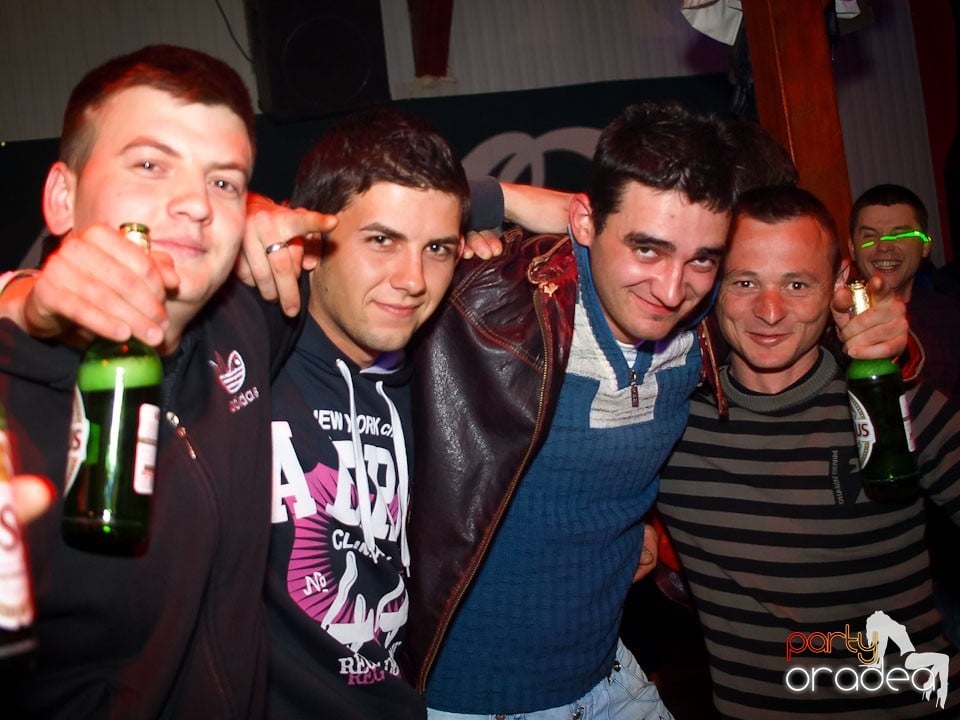 Easter Party în Disco Faház,