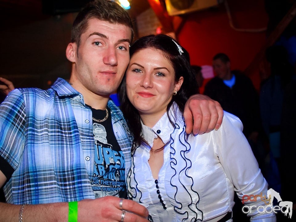 Easter Party în Disco Faház,