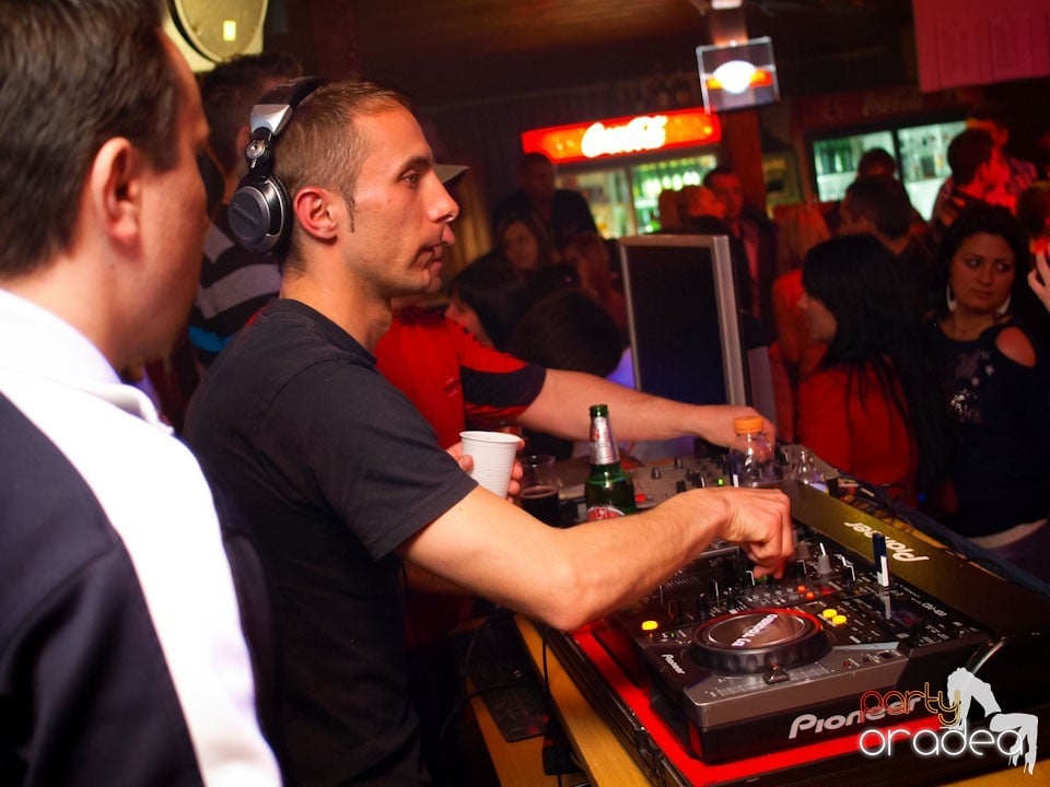 Easter Party în Disco Faház,