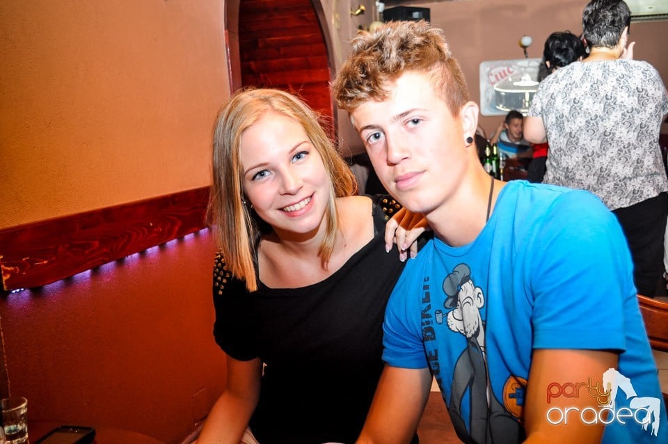 Electric BASSment party, 