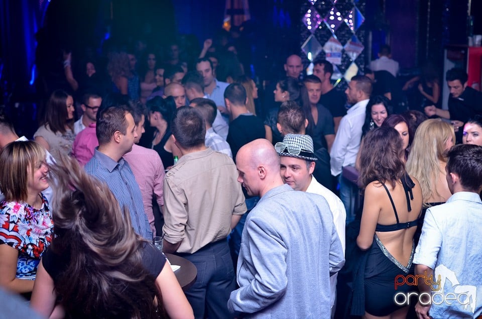 Erotique Burlesque @ The One,