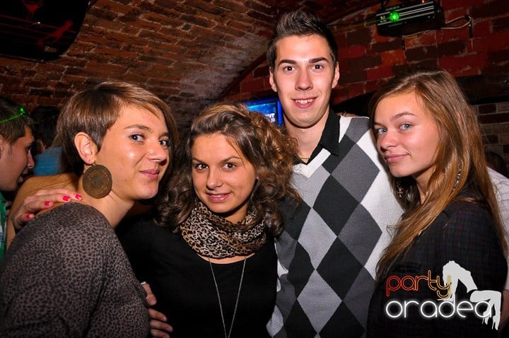 Escape Club joi seara, 