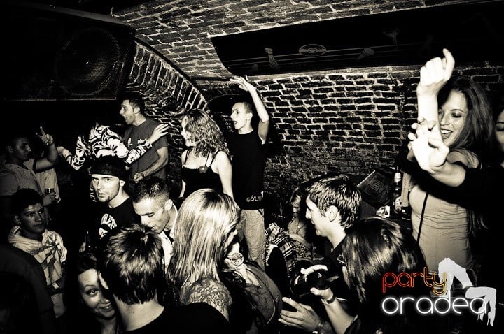 Escape Club joi seara, 