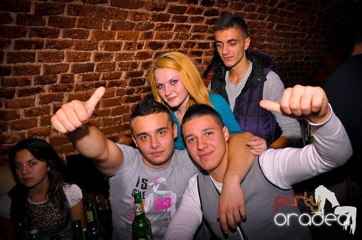 Escape Club joi seara, 