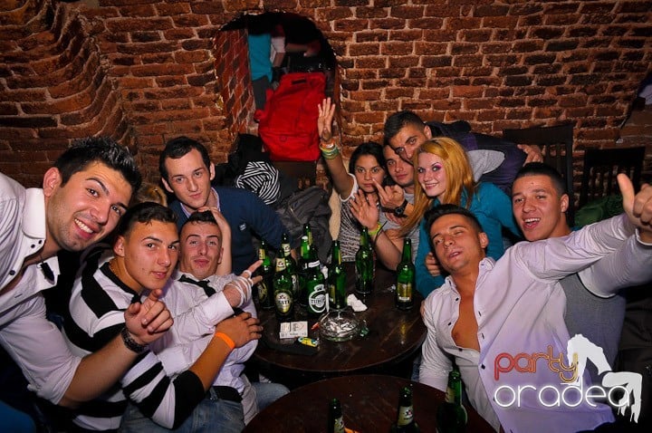 Escape Club joi seara, 