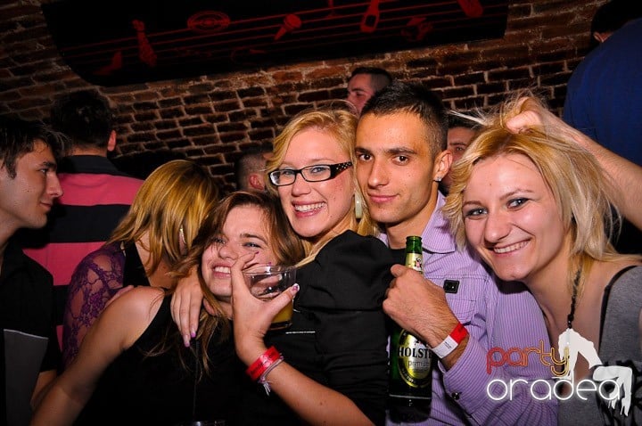 Escape Club joi seara, 