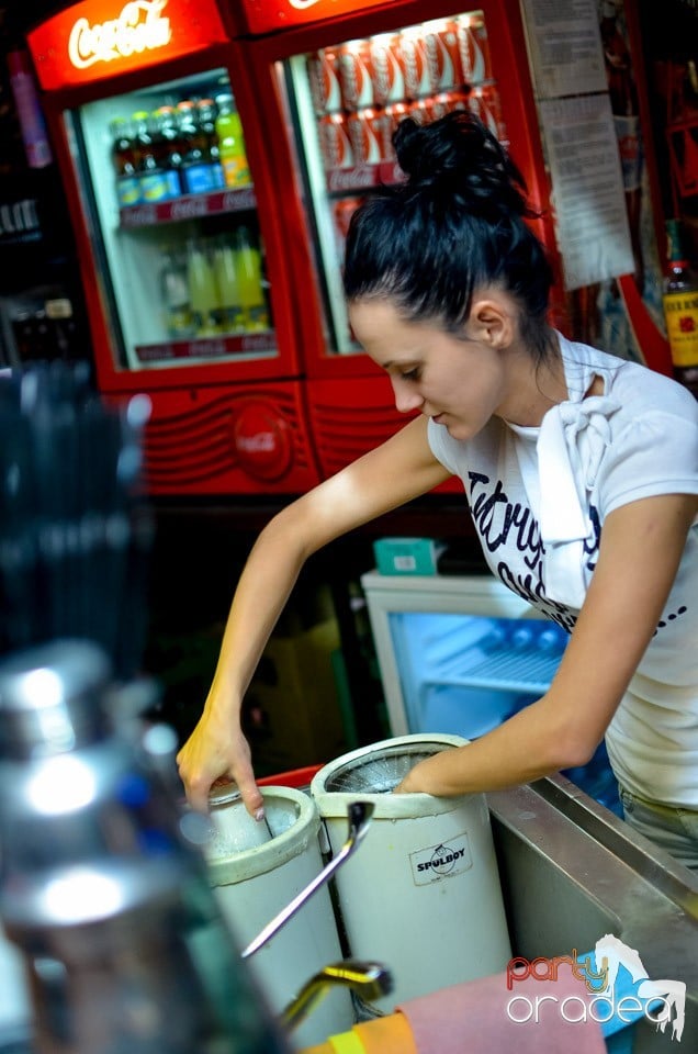 Escape Club Party cu DJ Mihy, 