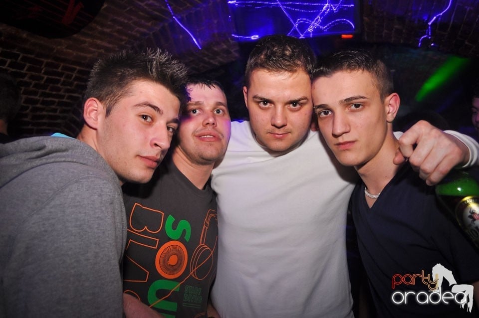 Escape Club seară de seară,