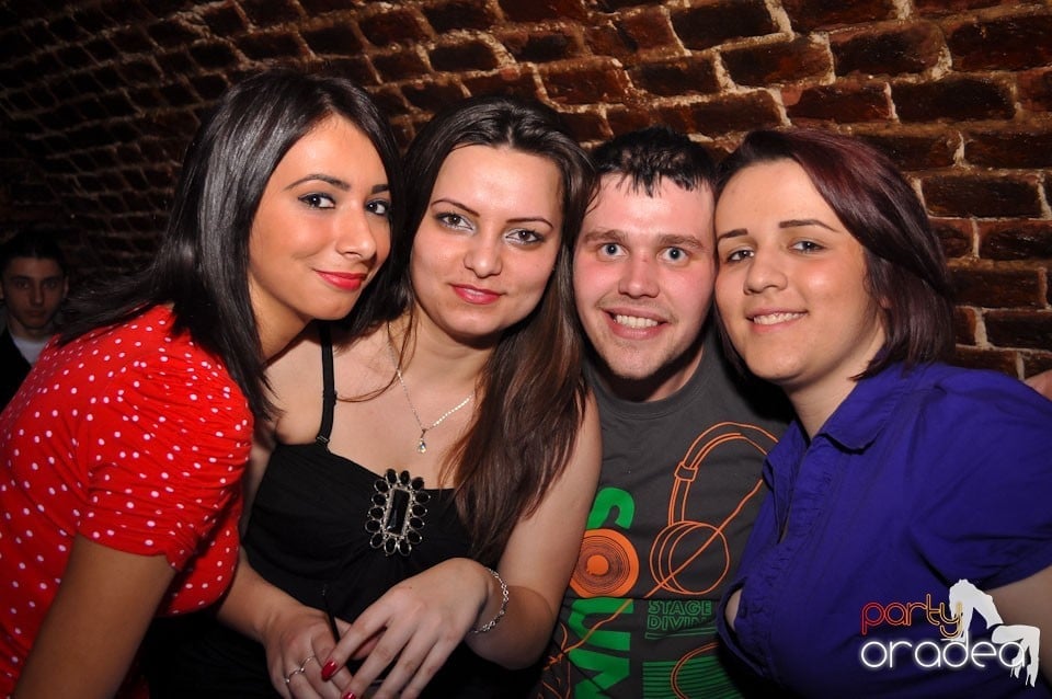 Escape Club seară de seară,