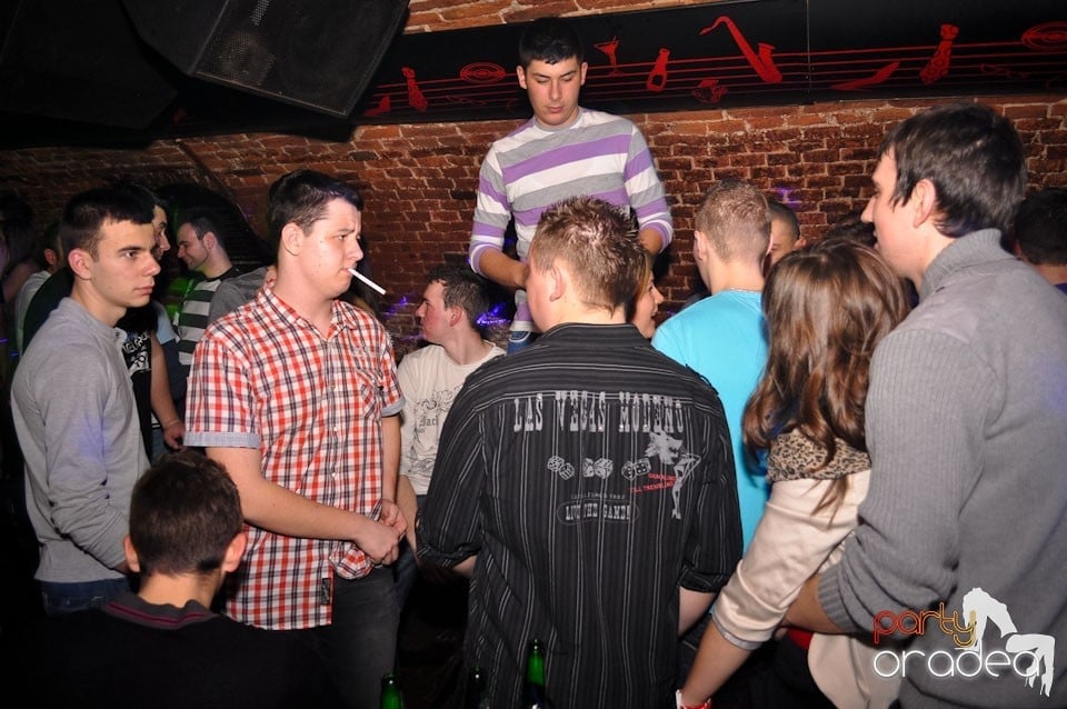 Escape Club seară de seară,